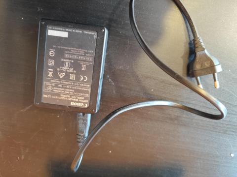 Canon akkumulátor töltő DS510102 Canon akkumulátor töltő DS510102