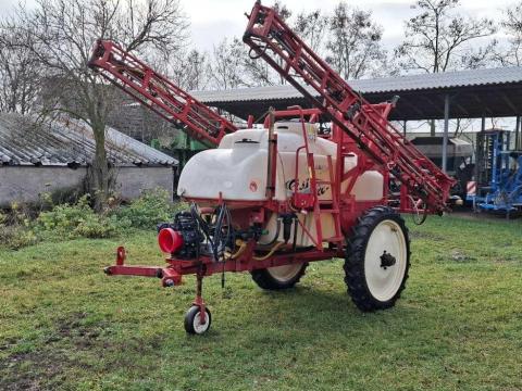 Gambetti Elios 2200 literes, 18/20 m-es vontatott permetezőgép eladó Gambetti Elios 2200 literes, 18/20 m-es vontatott permetezőgép eladó