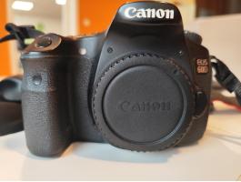 Eladó Canon EOS 60D digitális tükörreflexes fényképezőgép,  használt