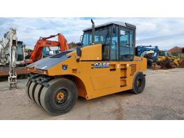 Case PT240 gumikerekes henger