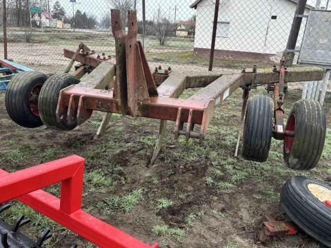 Ih 3 késes talajlazító lazító Ih 3 késes talajlazító lazító