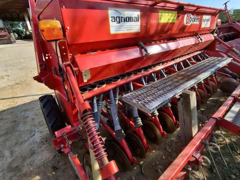 Agrion 3 méteres gabonavetőgép eladó Agrion 3 méteres gabonavetőgép eladó