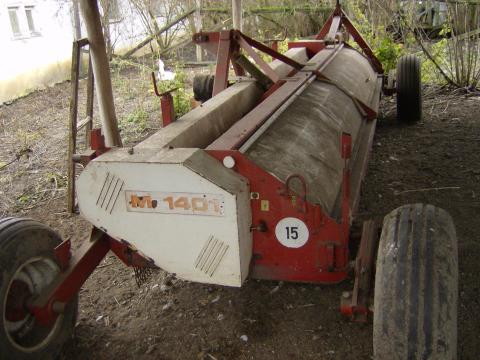 Szárzúzó eladó, keveset használt M 1401, 4,5 m munkaszélességgel