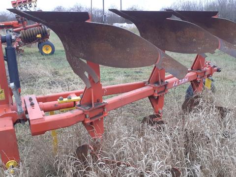 Keveset használt, kiváló állapotú, 2018-as Helti Pluto háromfejes váltvaforgató eke eladó Keveset használt, kiváló állapotú, 2018-as Helti Pluto háromfejes váltvaforgató eke eladó