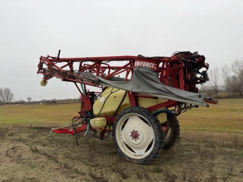 Hardi vontatott permetező