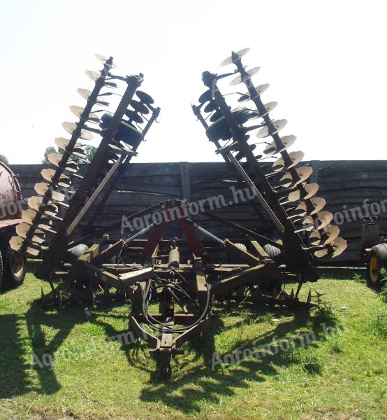 IH 9,8 m-es tárcsa eladó