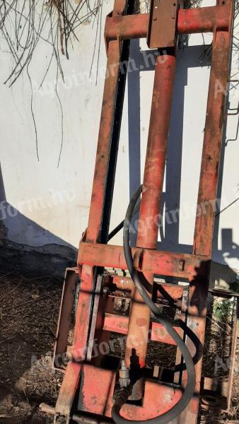 Targoncatorony szőlő kihordó csillével/ konténerrel