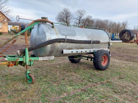 Eladó ASCO 3300 szippantó, 3300 literes, jó állapotban Eladó ASCO 3300 szippantó, 3300 literes, jó állapotban