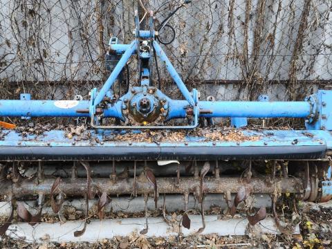 Talajmaró eladó – 160 cm munkaszélesség, azonnal használható Talajmaró eladó – 160 cm munkaszélesség, azonnal használható