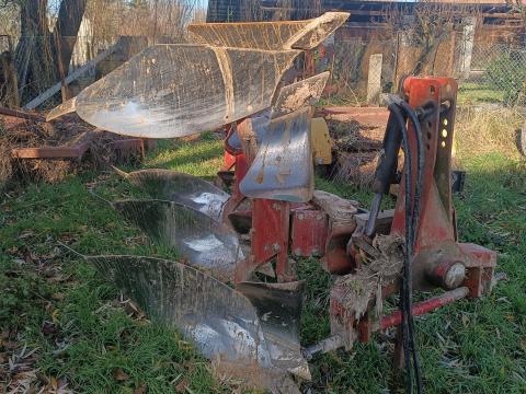 Váltvaforgató eke eladó Váltvaforgató eke eladó