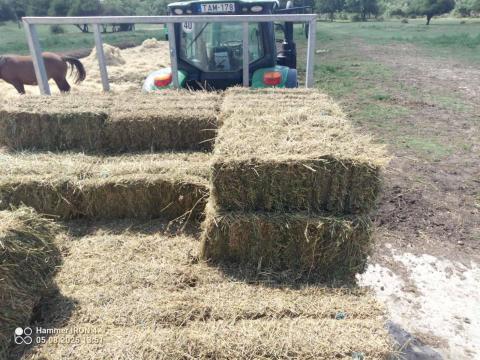 Kiskocka lucerna bála eladó Kiskocka lucerna bála eladó