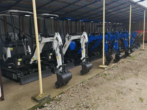 Minikotró Kell? CSAK 1.9 millió FT? Törhető gém? 3 kanál? Azonnal elvihető? Azonnal Munkára Fogható? IGEN! IGEN! IGEN! IGEN! IGEN,  ÉS IGEN