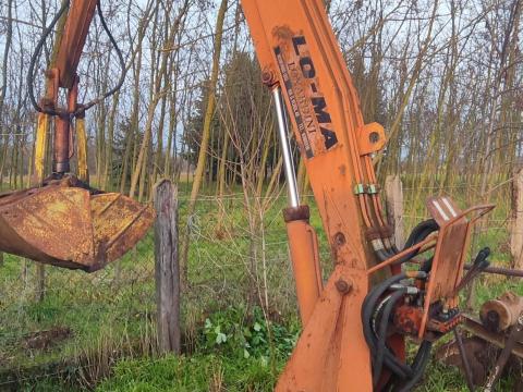 LO-MA rakodó 500 kg teherbírással, 360 fokos forgással