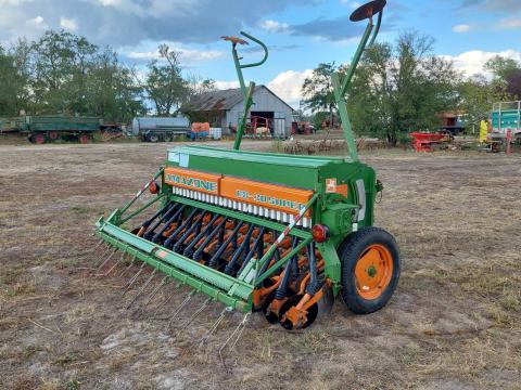 Eladó Amazone D8 30 Super tárcsás vetőgép, 3 méter, hidraulikus nyomjelzővel Eladó Amazone D8 30 Super tárcsás vetőgép, 3 méter, hidraulikus nyomjelzővel