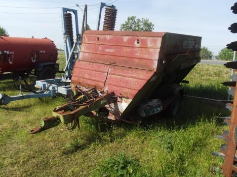 Unimix 7,5 takarmánykiosztó kocsi üzemképesen eladó