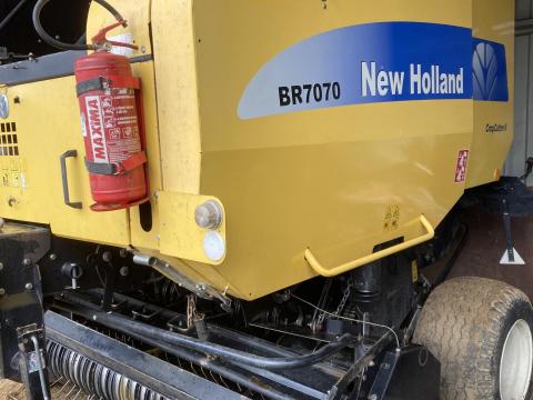 New Holland BR 7070 bálázó eladó New Holland BR 7070 bálázó eladó