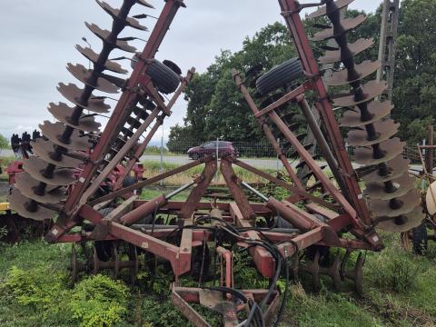 9,8 méteres IH tárcsa eladó
