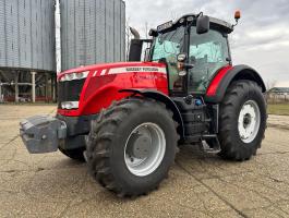 Massey Ferguson 8660, 6 hengeres, 8,4 literes SISU motor, Dyna-VT váltó, 50 km/h, fülke + hídrugózás, front és hátsó keréksúly, légfék