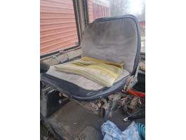 MTZ ülések, pótkocsihúzó és alkatrészek eladók egyben