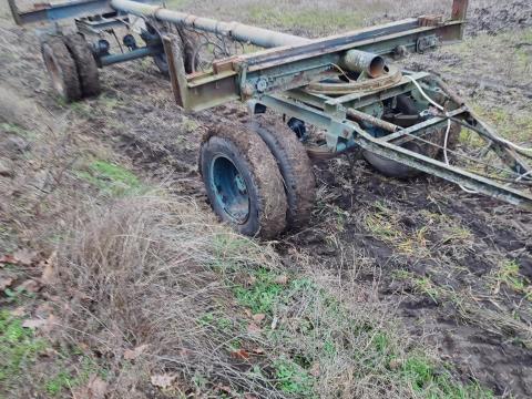 Csőszállító, kihúzható pótkocsi eladó Csőszállító, kihúzható pótkocsi eladó