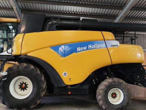 NEW HOLLAND CR 980 - 2006 - 4005 h + BISO CROP RANGER 8.5 M NEW HOLLAND CR 980 - 2006 - 4005 h + BISO CROP RANGER 8.5 M