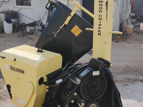 Ágdaráló,  ágaprító. Volverini