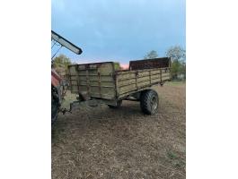 Eladó masszív egytengelyes pótkocsi