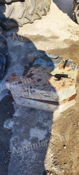 Steyr traktor 30 kg-os orrsúly 4db eladó