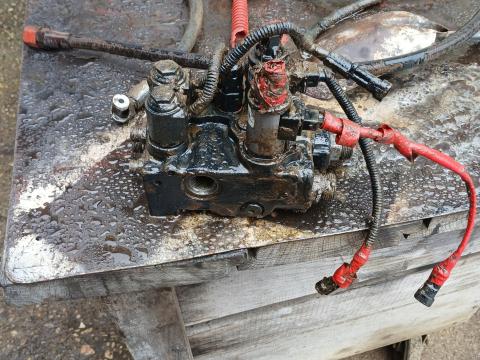 New Holland TM hídrugó vezérlő eladó New Holland TM hídrugó vezérlő eladó