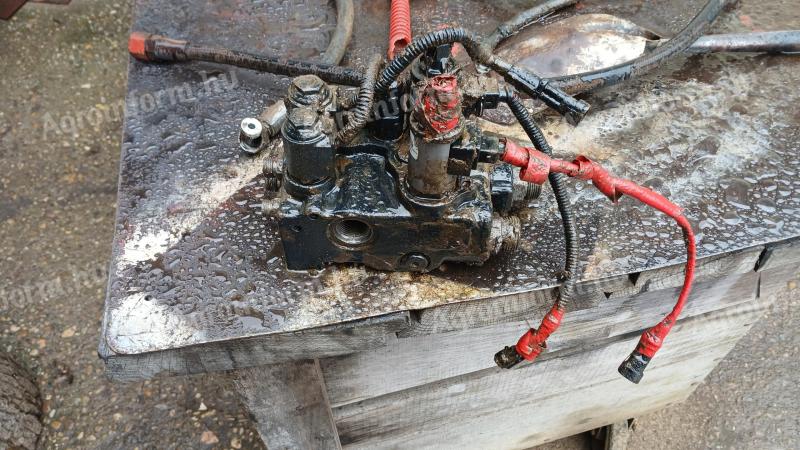 New Holland TM hídrugó vezérlő eladó