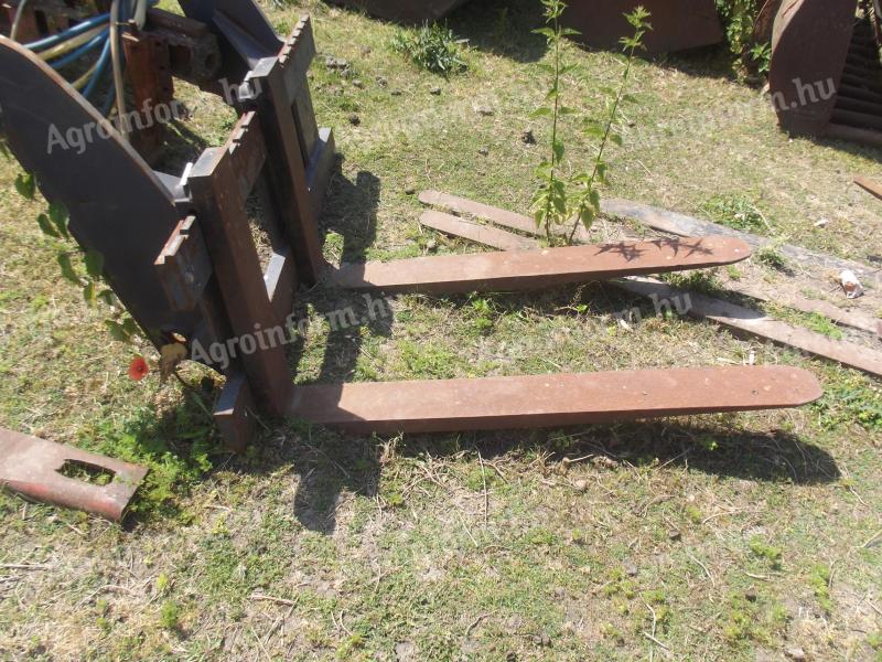 Venieri raklapvilla konzollal eladó