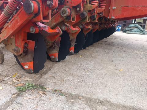 Maschio Gaspardo DP 4000 talajművelés nélküli vetőgép Maschio Gaspardo DP 4000 talajművelés nélküli vetőgép