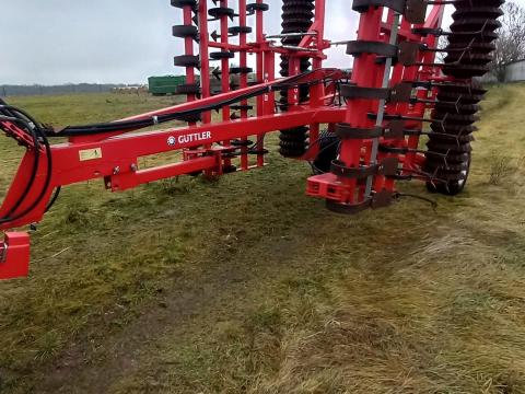 Güttler Földmester újszerű állapotban eladó