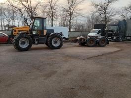 JCB Fastrac 2135 4WS, felújított motorral és dollyval eladó