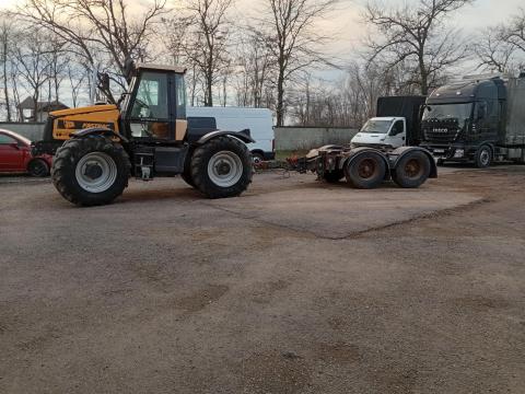 JCB Fastrac 2135 4WS, felújított motorral és dollyval eladó JCB Fastrac 2135 4WS, felújított motorral és dollyval eladó