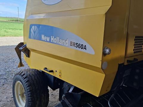 New Holland BR 560 R körbálázó eladó New Holland BR 560 R körbálázó eladó