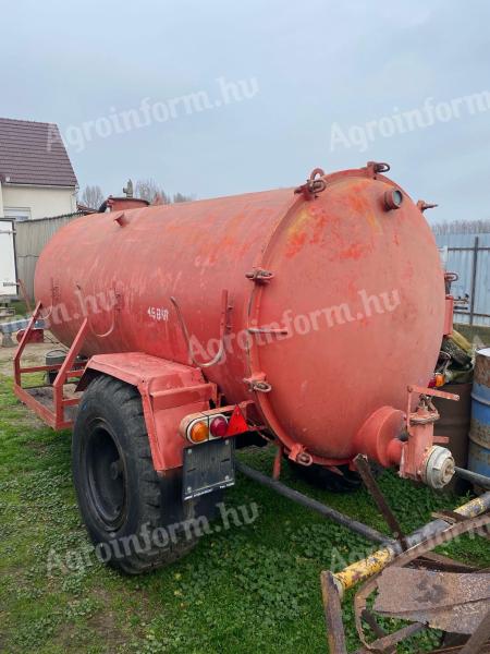 Detk 115 szippantó , víztartàly, vízszàllító