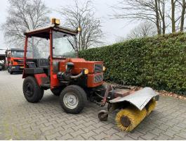 Hako 3800D hidrosztatikus kompakt traktor hidraulikus seprőkefével