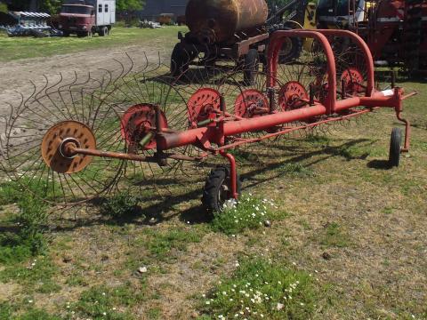 Eladó Sokoro RSV 701-es 7 csillagkerekes rendsodró Eladó Sokoro RSV 701-es 7 csillagkerekes rendsodró