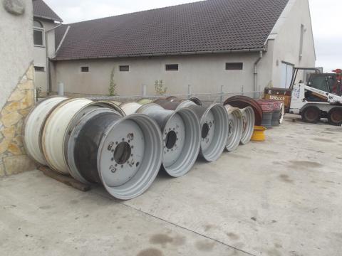 Felnik és keréktárcsák eladók 10.000 Ft-tól