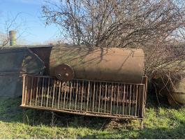 Eladó birka etetők tartállyal