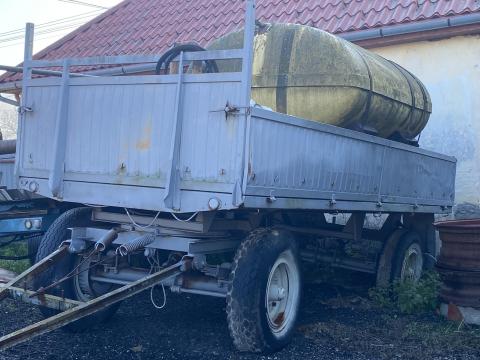 Eladó vízátrakó tartály + pótkocsi