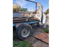 Eladó szőlőszállító és 3 konténer