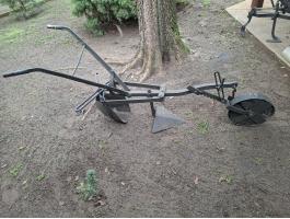 Töltő,  nyitó kapa