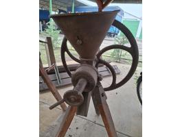 Termény daráló kézi