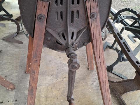 Tök,  répa,  alma daráló