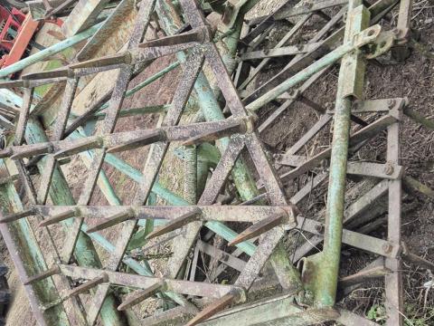 Simító fogas borona