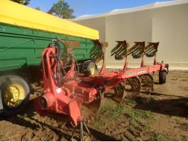 VOGEL&NOOT 5/4 vasú függesztett,  váltvaforgató eke