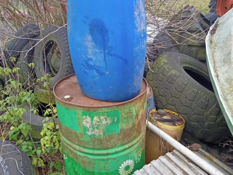 300 liter használt olaj eladó 20 literes kannákba töltve 100HUF/Liter 300 liter használt olaj eladó 20 literes kannákba töltve 100HUF/Liter