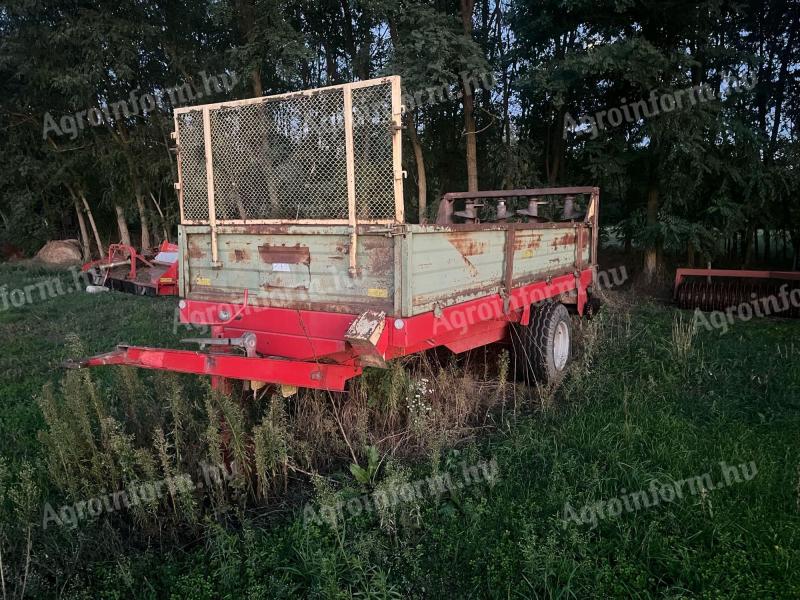 5.5t trágyaszóró spirálhengeres